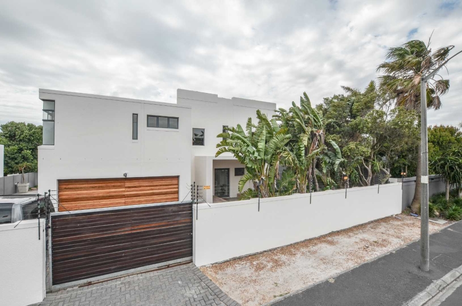 To Let 5 Bedroom Property for Rent in Sunset Beach Western Cape